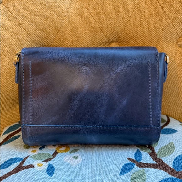 BNNU Portland Leather Cowboy Blue Medium Metro Crossbody Bag - Picture 2 of 4